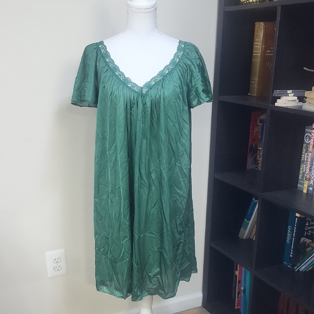 Vtg ORIGINALS by ELANA Green Nylon Lace Trim V-neck Flutter Sleeve Nightgown